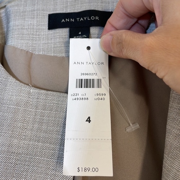 NWT. Ann Taylor 4 Pant Suit Set. - Picture 3 of 16